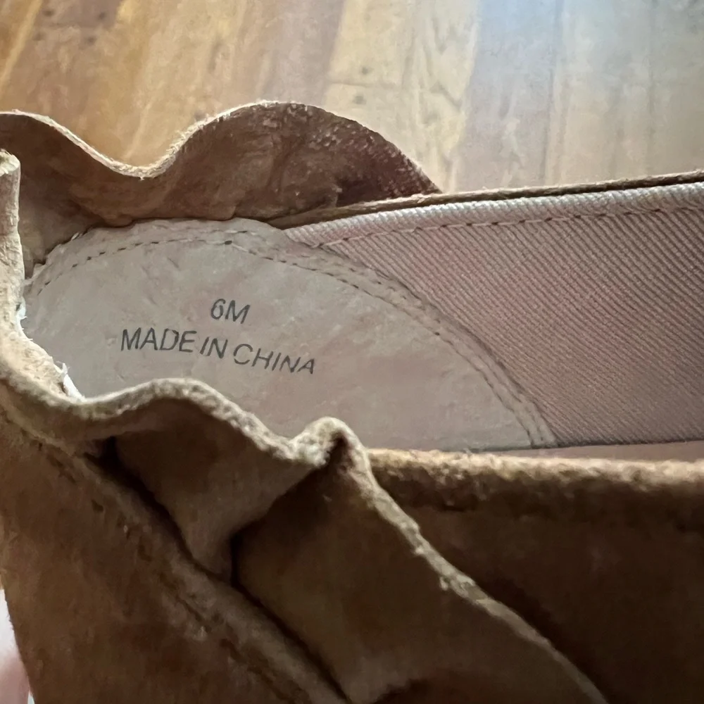 Kate Spade Lilly Ruffle Suede Platform Skate Sneakers Size 6